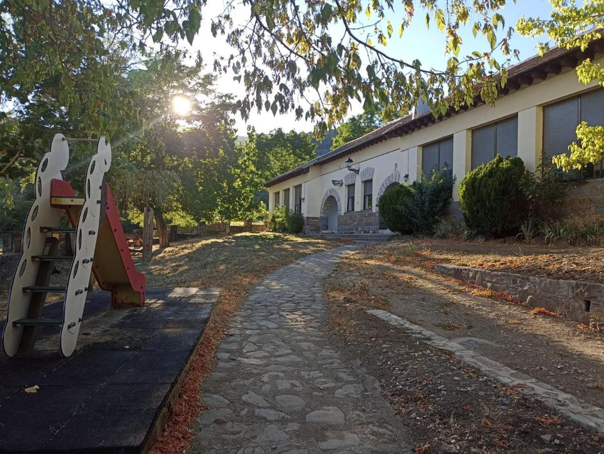 Albergue De Siresa エクステリア 写真